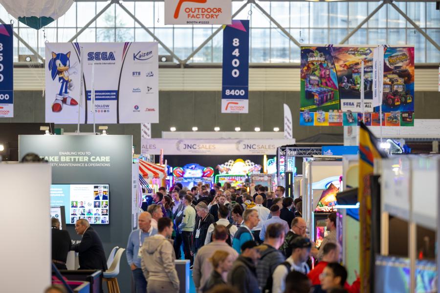 IAAPA Expo Europe attendee buyers on the trade show floor