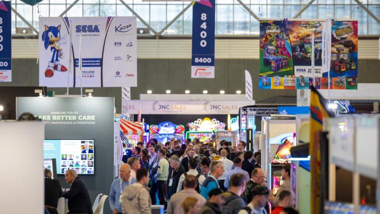 IAAPA Expo Europe attendee buyers on the trade show floor